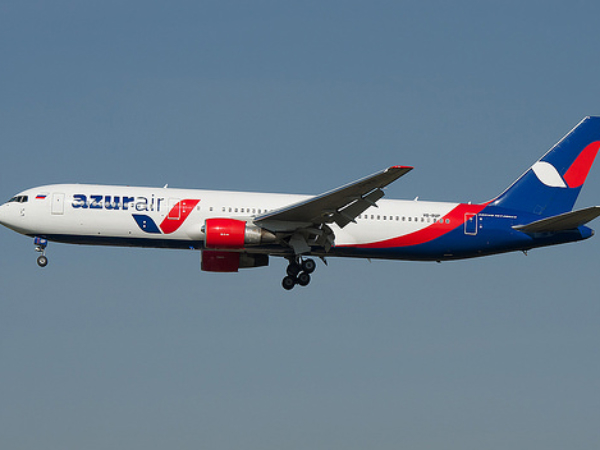 Самолет Azur Air