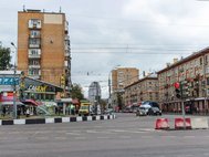 У станции метро "Октябрьское поле"
