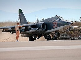 Самолет на базе ВВС РФ в Сирии