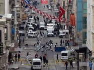На месте взрыва в Стамбуле 19 марта 2016 года