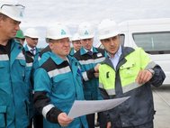 Глава Тюменской области Владимир Якушев (в центре) на площадке строительства «ЗапСибНефтехима»