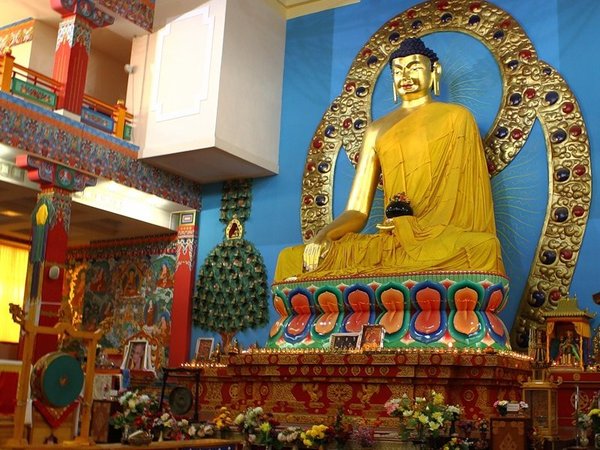 Статуя Будды в Элисте