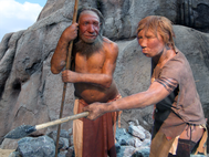 Неандертальцы. Реконструкция в Неандертальском музее, округ Дюссельдорф, Германия