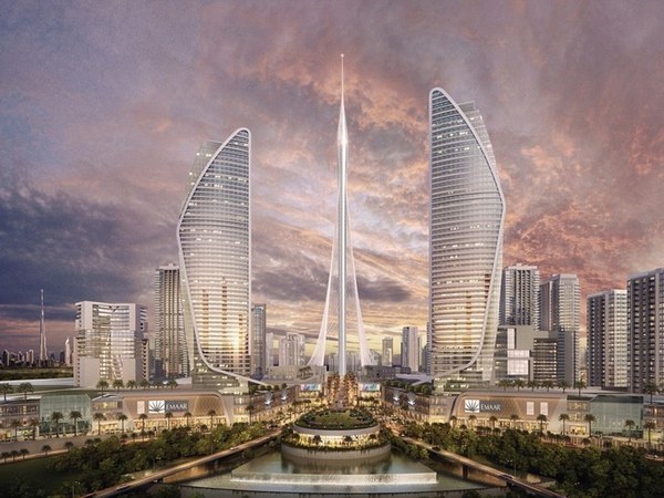 Проект небоскреба в форме минарета в Дубае (в центре)