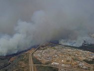 Лесной пожар у города Мак-Мюррей