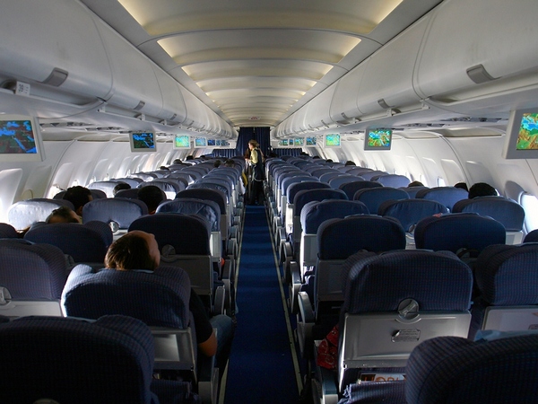 Салон самолета Airbus A320
