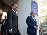 Дмитрий Медведев и Сергей Неверов перед началом встречи с участниками праймериз «Единой России». Апрель 2016