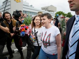 Надежда Савченко вернулась на Украину
