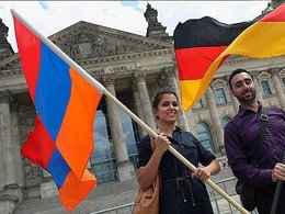 Демонстрация в Берлине в поддержку решения Бундестага о признании геноцида армян.