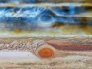 Радиокарта, на которой видны потоки аммиака (вверху) и фотография этого же региона Юпитера (внизу)