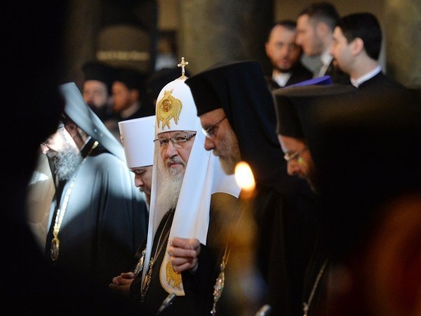 Патриарх Кирилл (в центре) на совещании глав Православных поместных церквей в Стамбуле. 6 марта 2014 года