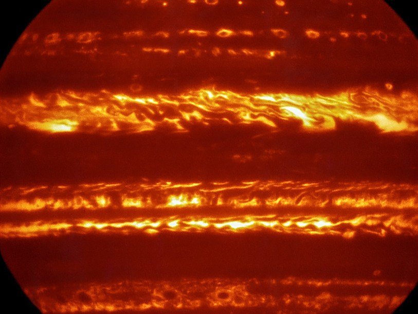 Изображение Юпитера, полученное с помощью приемника VISIR на телескопе VLT