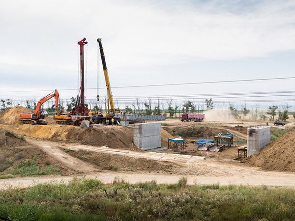 Начало строительства  железной дороги через Керченский пролив. 2015 год