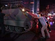 Турки против танков в Анкаре