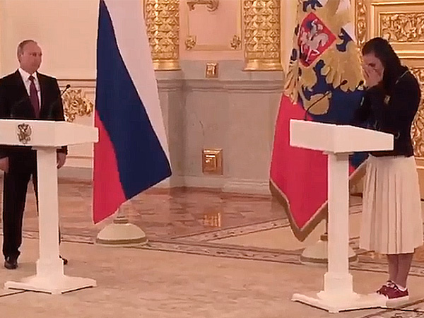 Елена Исинбаева на встрече с Путиным / youtube.com
