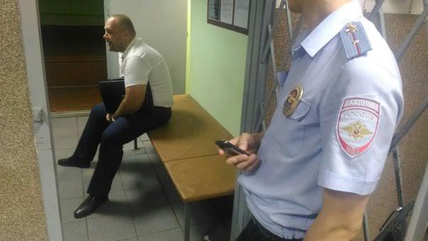 Денис Парфенов в отделении полиции