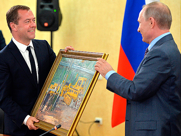 В.Путин поздравил Д.Медведева с днем рождения