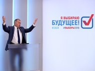 Кандидат от «Рос­сийс­кой пар­тии пен­си­о­не­ров за спра­вед­ли­вость» Андрей Широков участвует в теледебатах на канале «Москва 24». 14 сентября 2016.