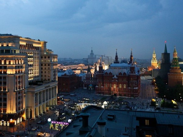 Вид на Манежную площадь и Кремль