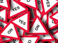 Таблички со словами Yes/No/