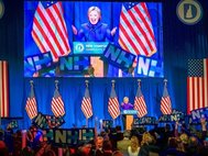 Хиллари Клинтон выступает перед избирателями. 2016