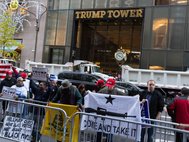 Сторонники Трампа у башни Trump Tower. Нью-Йорк, 8 ноября 2016