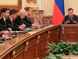 Д.Медведев на заседании Правительства РФ