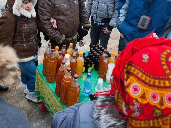 Торговля медовухой в Суздале