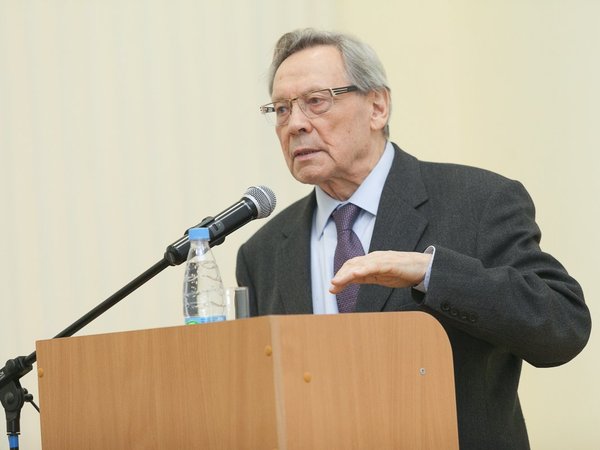Николай Лаверов