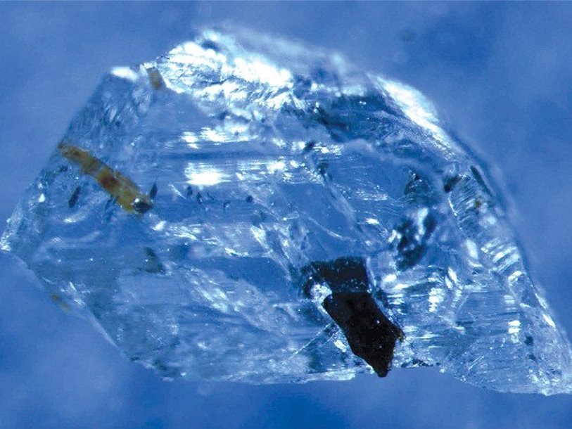 Алмаз, в котором были обнаружены следы воды