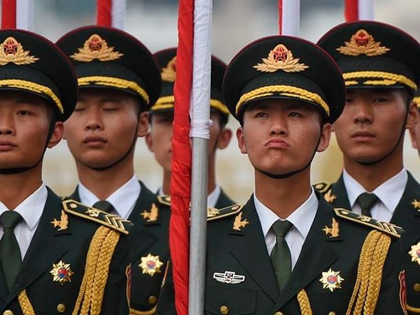 Военнослужащие Народной Армии Китая.