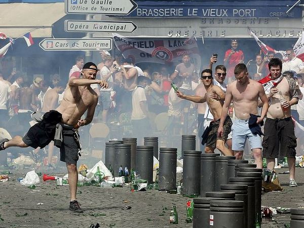 Беспорядки на ЧЕ-2016 во Франции