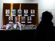 Москва, телецентр "Останкино", 26 декабря. Портреты журналистов, погибших в крушении Ту-154