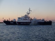Корабль береговой охраны в порту Сочи
