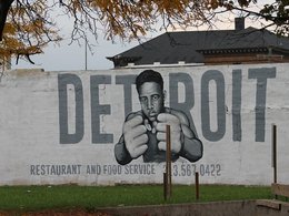 Реклама на стене в Детройте