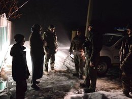 Авдеевка. После обстрелов со стороны ДНР полиция обходит жилой сектор. 5 февраля 2017