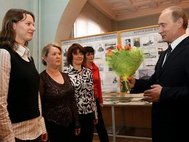 В.В.Путин поздравил женщин России с праздником 8 марта