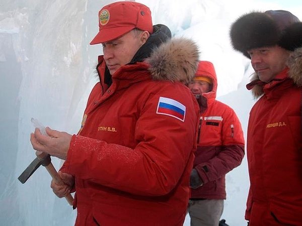 В.Путин и Д.Медведев в Арктике