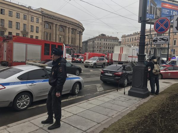 В Петербурге после взрыва в метро