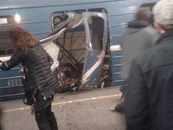 Взрыв в метро Петербурга