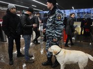 Проверка документов в московском метро в день теракта в Петербурге