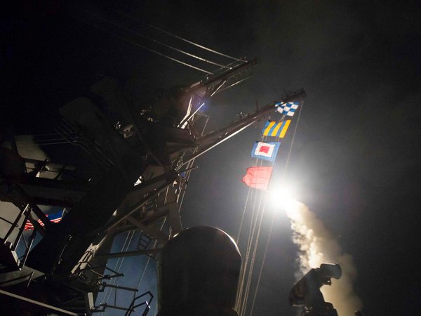 Ракетный удар с корабля ВМФ США по авиабазе сирийских правительственных Вооруженных сил