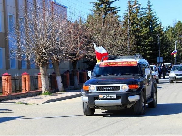 Акция "Аланский пробег" в поддержку переименования республики Южная Осетия в "Государство Алания"