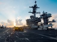 Авианосец ВМС США "Карл Винсон" в Южно-Китайском море, 8 апреля 2017
