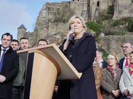 Марин Ле Пен во время предвыборного турне. Февраль 2017