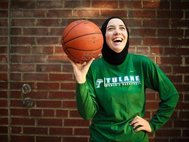 Баскетболистка в хиджабе