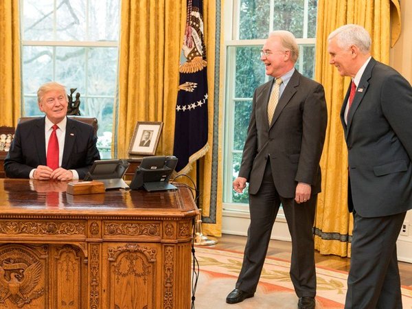 Д.Трамп в Овальном кабинете