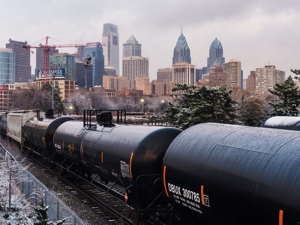 Нефтяные цистерны в Филадельфии