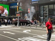 Автомобиль врезался в пешеходов на Таймс-Сквер