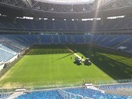 Уборка газона на «Зенит-Арене»
